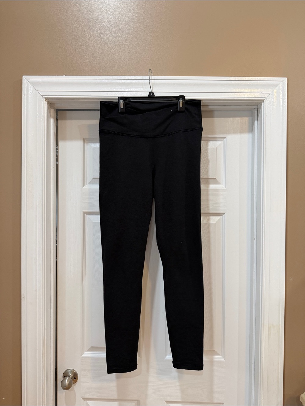 Black Womens leggings. Old Navy. Cloud comfy. Extra high rise. Large tall. Euc.